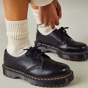 Dr Martens WOMEN'S LEATHER OXFORD SHOES